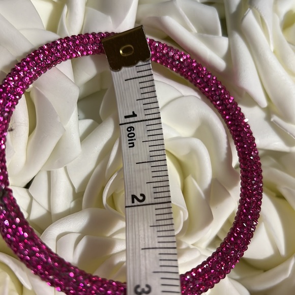 Super sparkly pink bangle bracelet - Picture 4 of 4